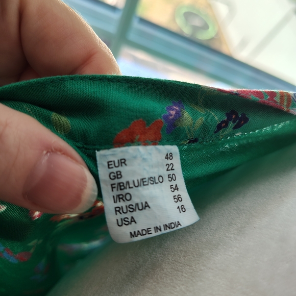 Floral Green Blouse Miltocolor Flutter Sleeves Very Feminine By Creation L - Picture 4 of 6